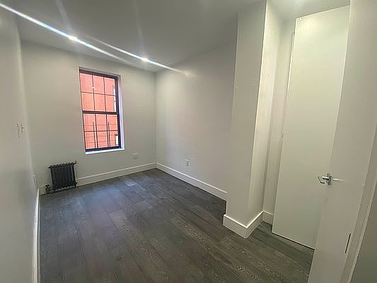 3rd image of 75 Seaman Ave #3J