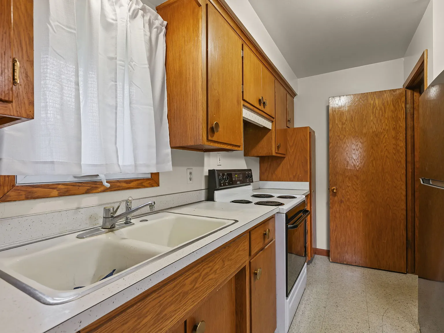 2 bed, $1,950 — Photo 2