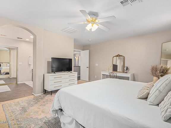 4th image of 29648 N DESERT WILLOW Boulevard