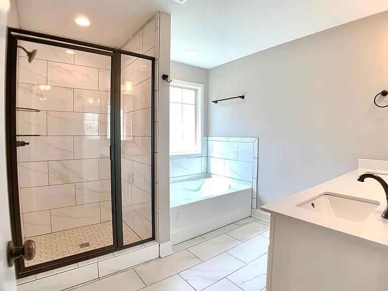 733 Banister Dr — Photo 37