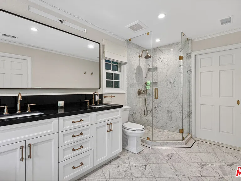 462 Warner Ave — Photo 47