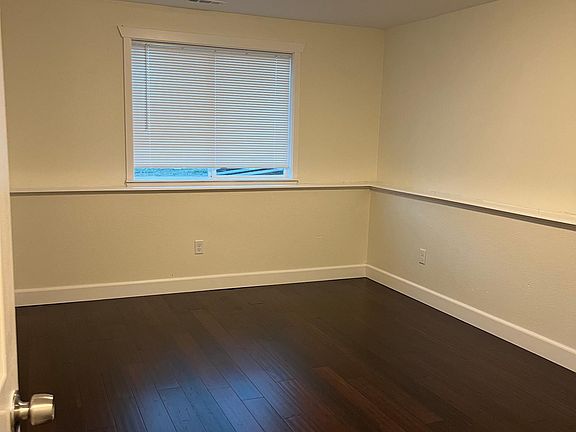 5th image of 1446 Heather Ct
