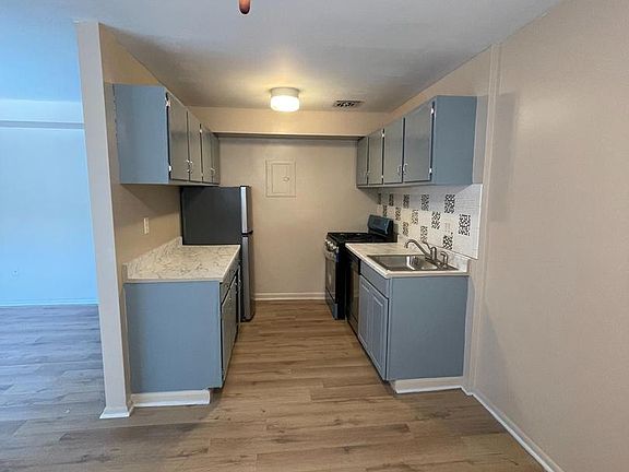 5th image of 5430 85th Ave #1