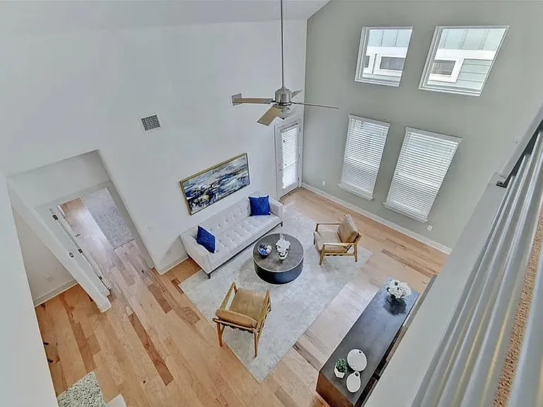 1404 Casa Dr — Photo 6