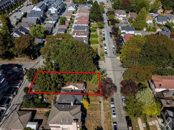 970 W 64th Ave, Vancouver, BC V6P 2M1