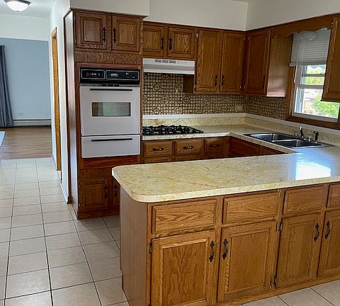 3rd image of 7954 Nordica Ave #2