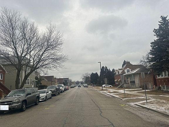 4th image of 7330 W 61st Pl