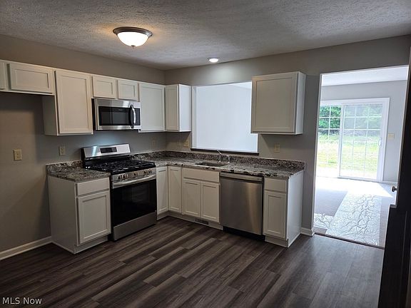 3rd image of 3772 Freedom Pl