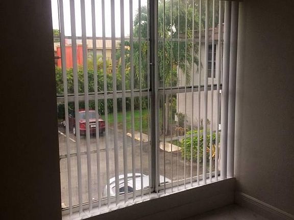 5th image of 10393 N Kendall Dr