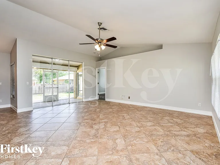 9033 Frank Rd — Photo 3