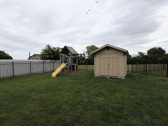 5th image of 6007 Torrey Pines Ln