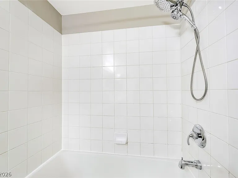 45 Maleena Mesa St #427 — Photo 16