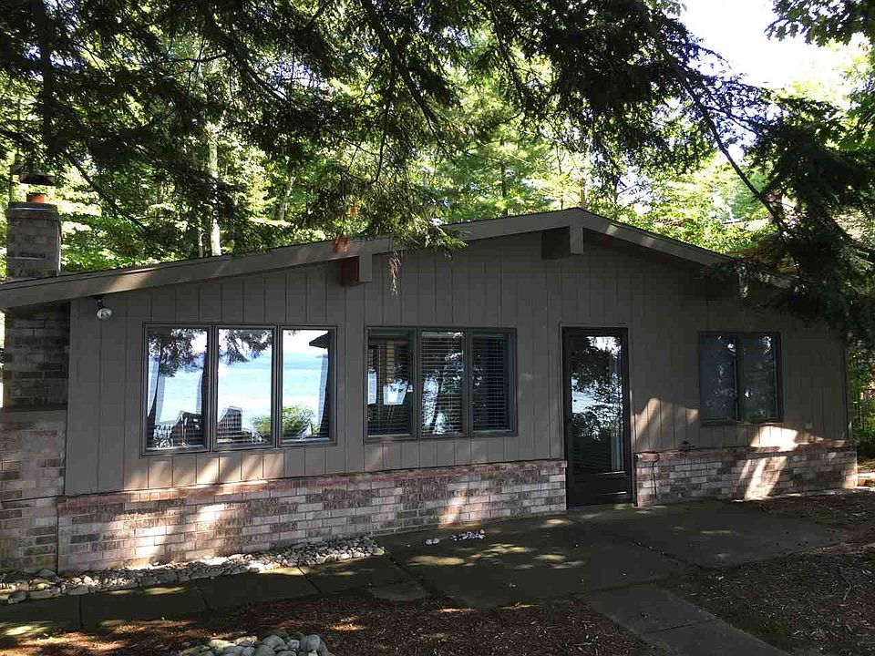 1st image of 2980 Birchview Dr