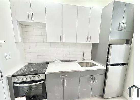 Studio, $2,515 — Photo 4
