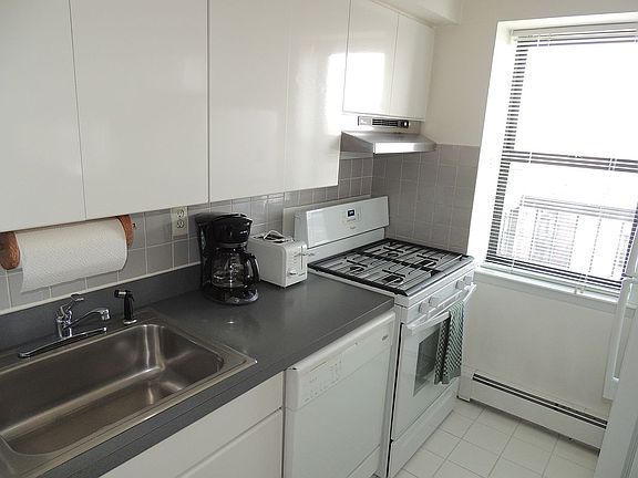 3rd image of 147-20 35th Ave #10G