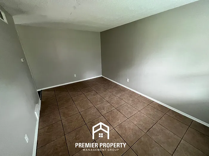 4190 Arrowood Ave — Photo 3