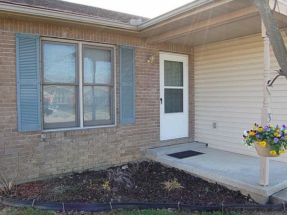 2nd image of 319 Willow Bend Cir