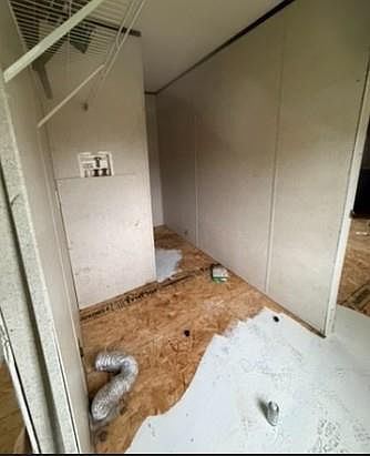 4th image of 8356 Bennett Rd W