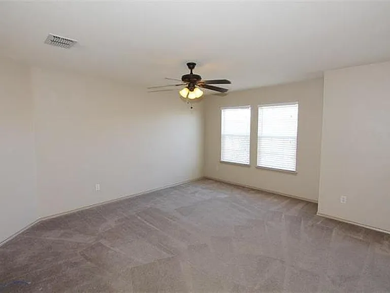1812 Diamond Lake Trl — Photo 10