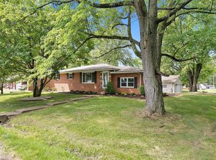 25 Cedar Dr, Fairview Heights, IL 62208