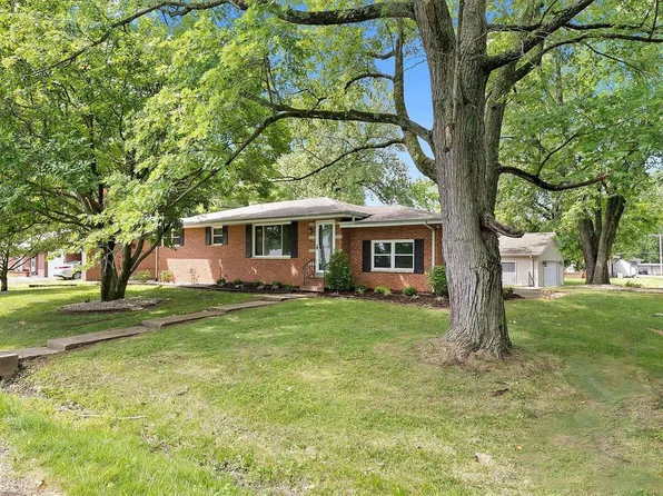 25 Cedar Dr, Fairview Heights, IL 62208