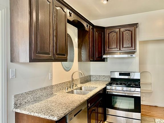 3rd image of 359 1/2 N Gardner St #357