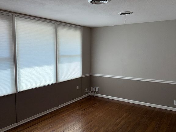 3rd image of 4407 Diamondhead Dr