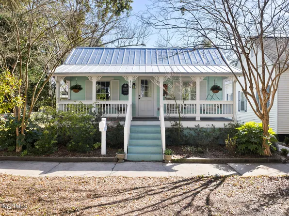 310 E Nash Street, Southport, NC 28461