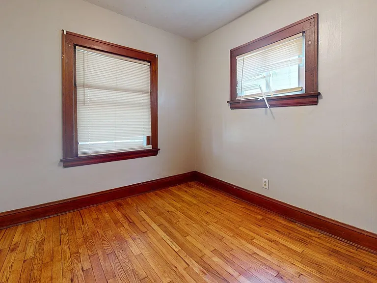 9715 Plymouth Ave — Photo 26