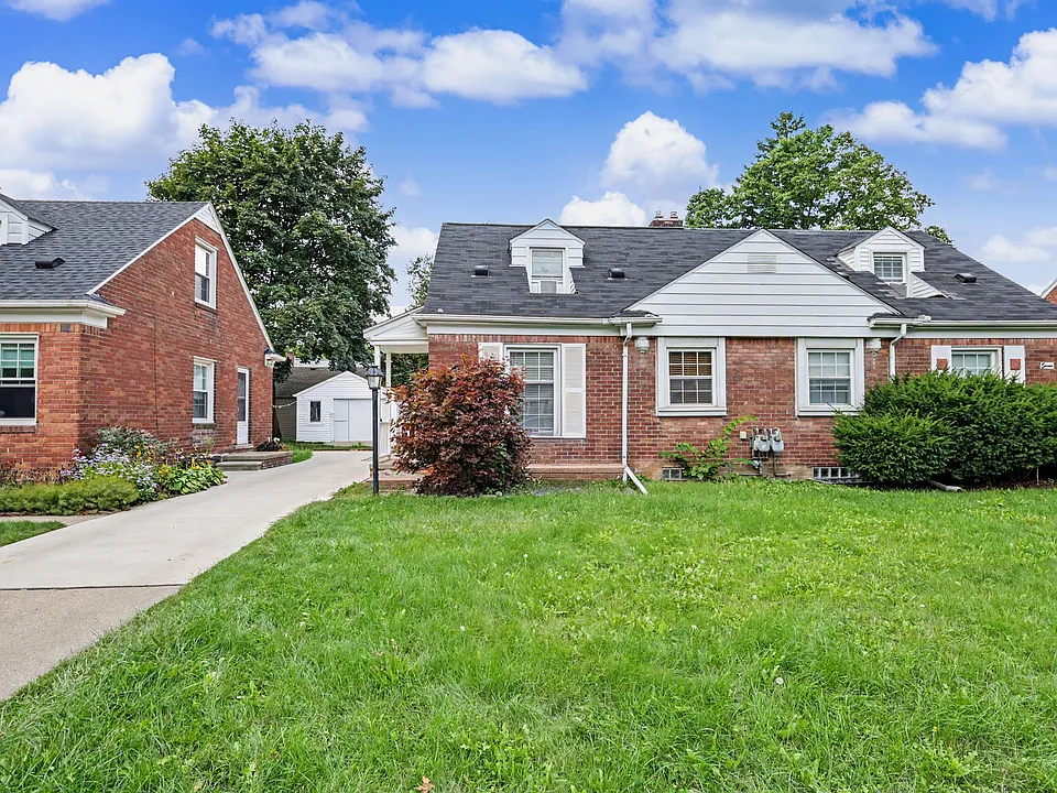 5 Carlton Ln