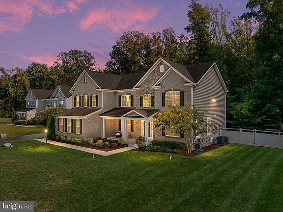 2nd image of 685 Loch Haven Rd