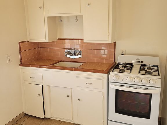 4th image of 1014 S Bruce Ln #B