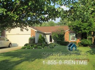 2500 Foxfield Ln, Highland, MI 48356