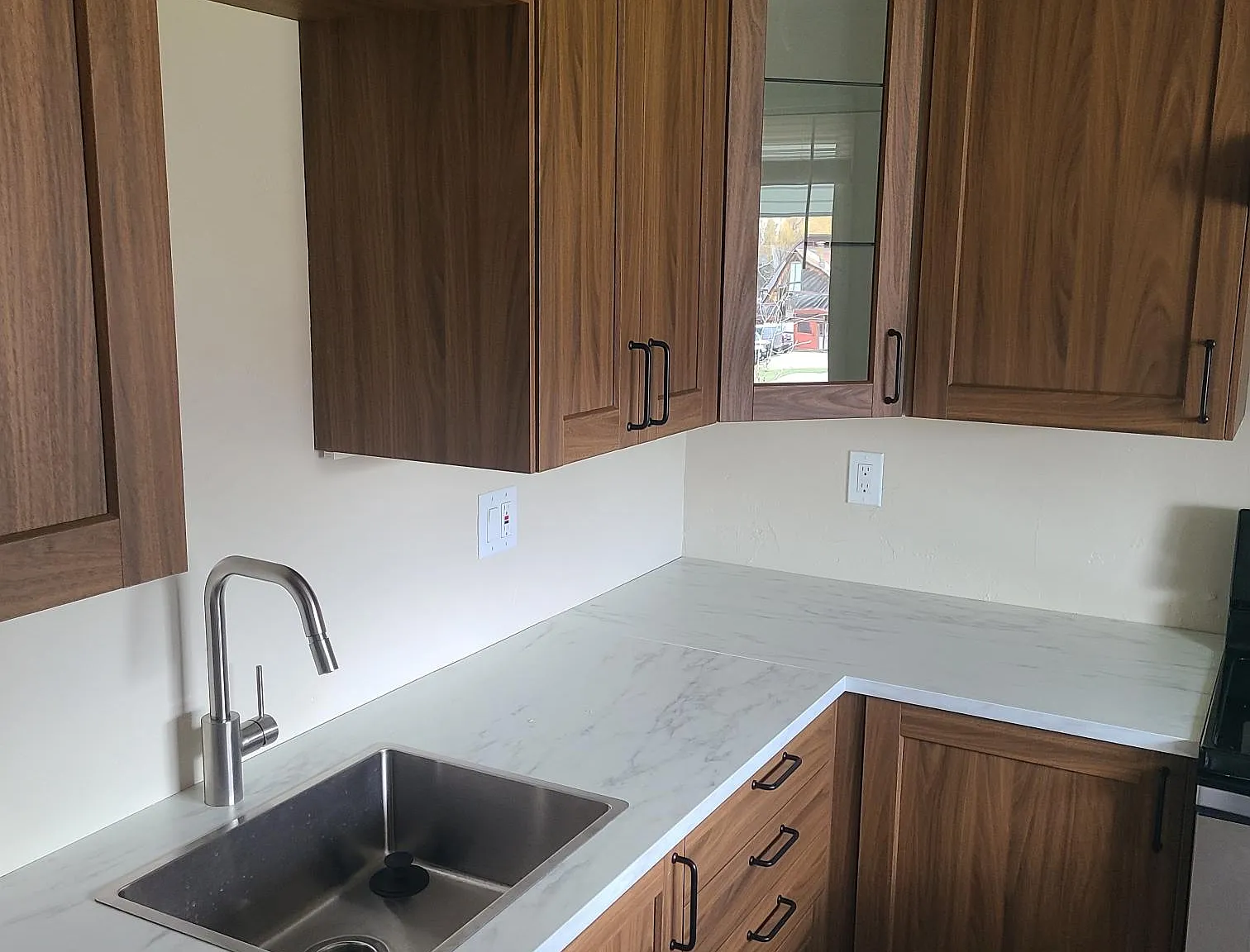 738 Grand St — Photo 2