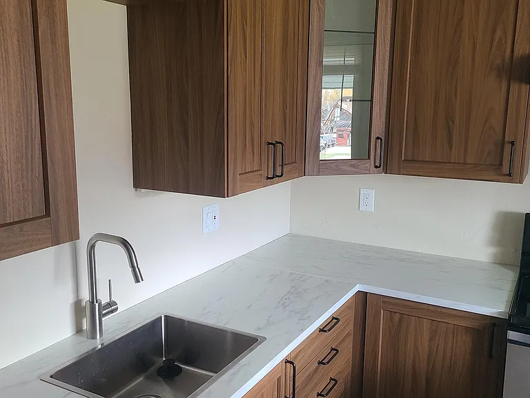 738 N Grand St — Photo 2