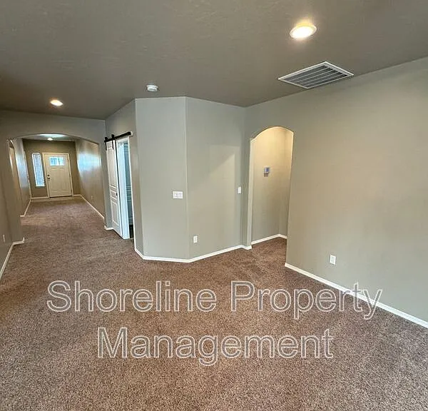 511 Diamond Lake St — Photo 23
