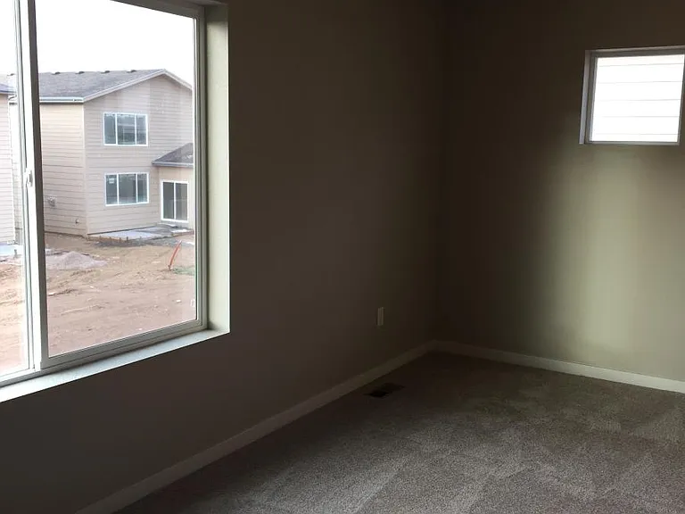 2120 Mackinac St — Photo 10