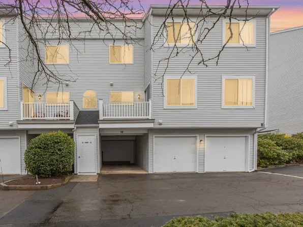 50 Staffordshire Commons Drive #50, Wallingford, CT 06492