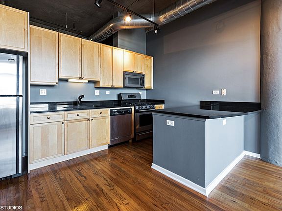 2nd image of 900 N Kingsbury St APT 772