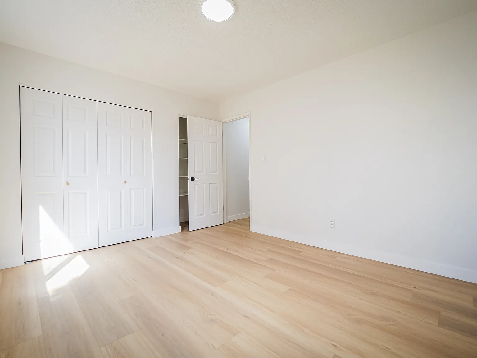 The View Apartments - 11845 89 St NW — Photo 3