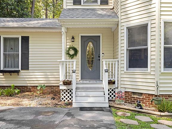 4th image of 9614 Spring Branch Dr