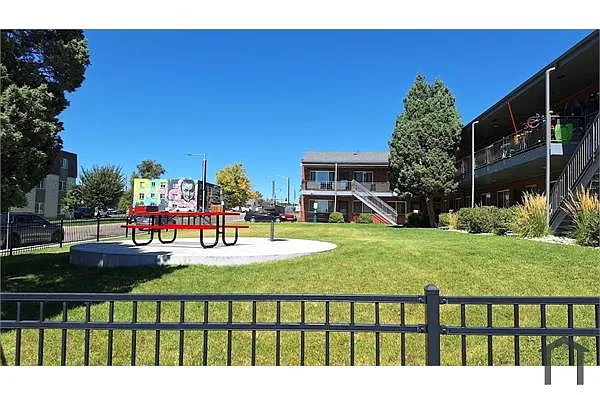 Building Photo - 7120 Hooker St #201
