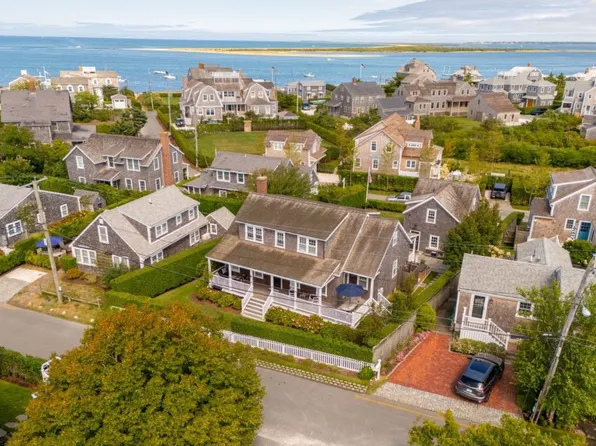 29 Walsh St, Nantucket, MA 02554