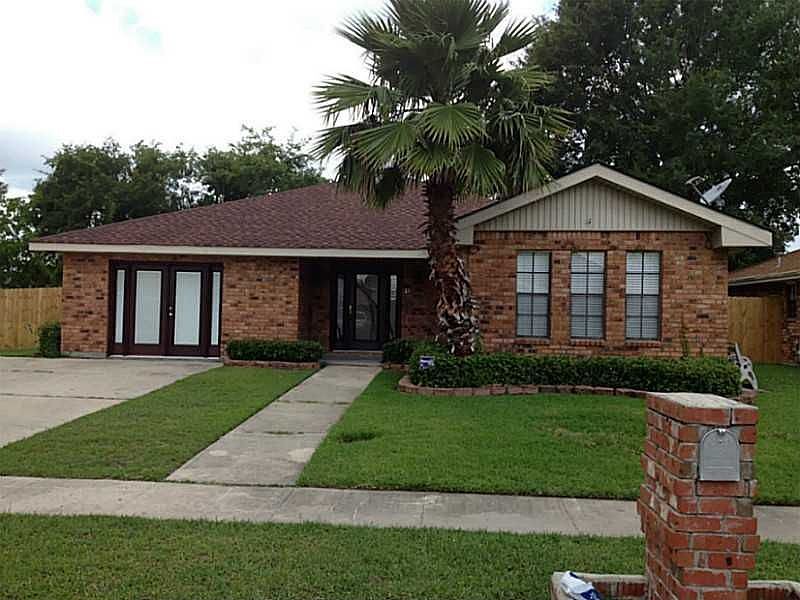 1st image of 15 Pampas Dr