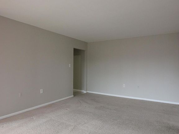 4th image of 204 Center St #204