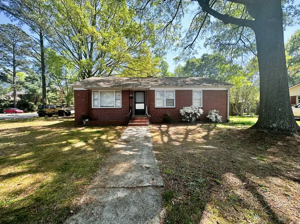 201 Hardee St, Clayton, NC 27520