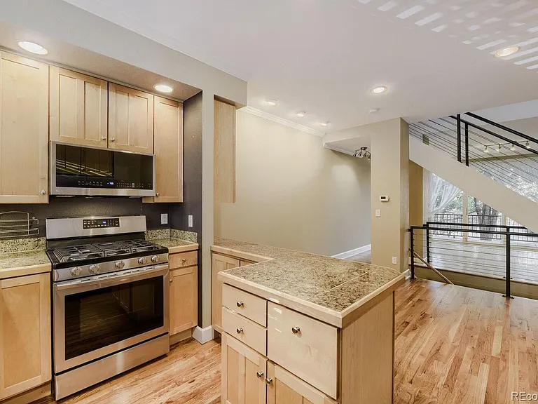 1635 N Franklin St — Photo 3