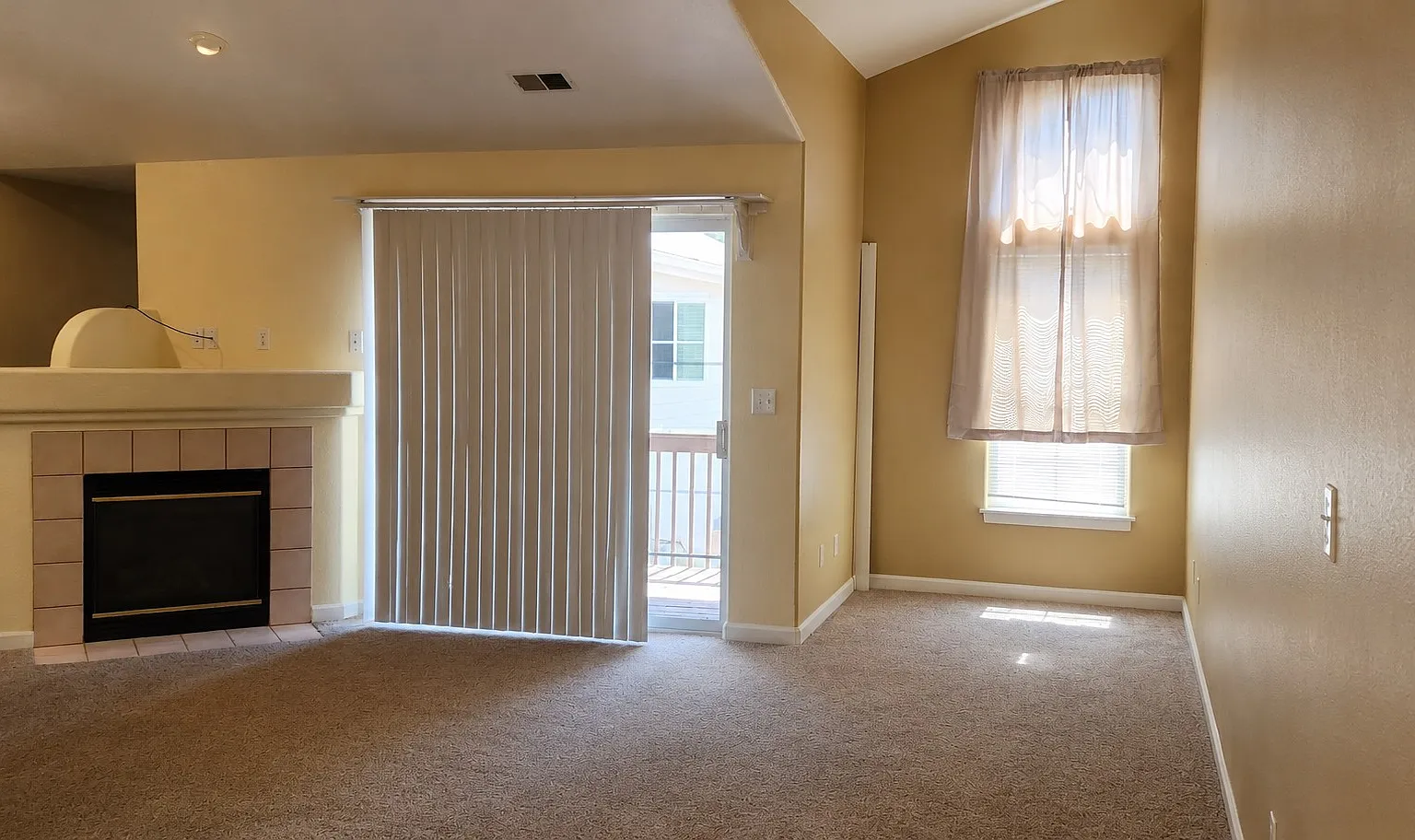2 bed, 1356 sqft, $1,750 — Photo 3