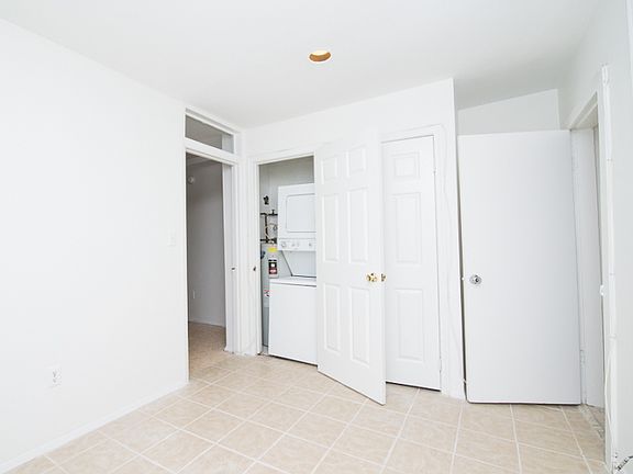 5th image of 438 3rd St NE