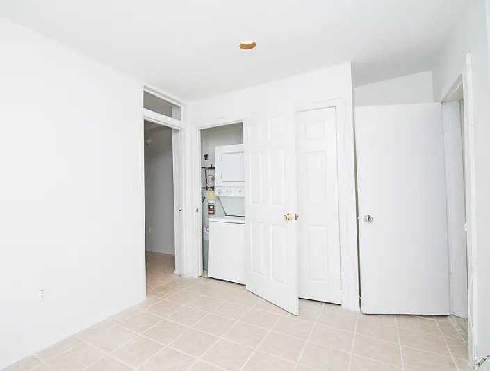 438 3rd St NE — Photo 5